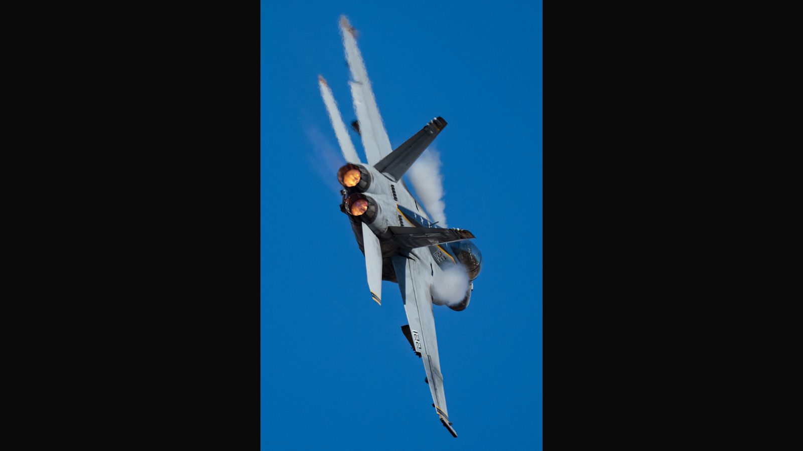 F/A-18 Super Hornet, number 122, at the California Capital Airshow, West Coast Rhino Demo