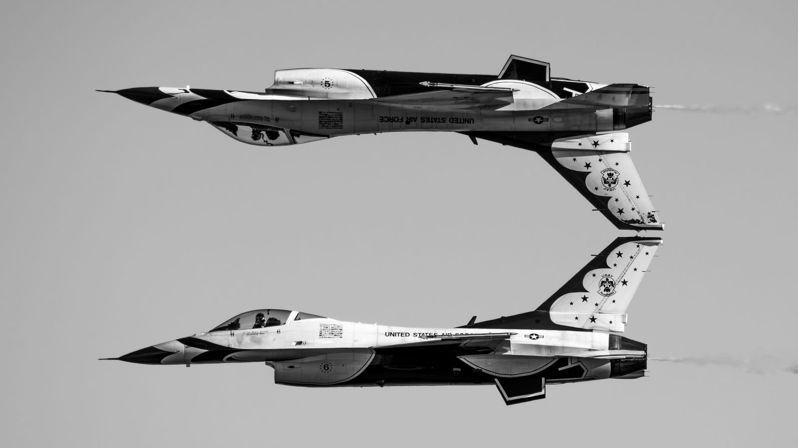 F-16 Fighting Falcon, at the California Capital Airshow, U.S. Air Force Thunderbirds