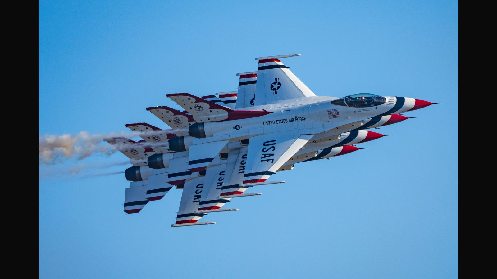 F-16 Fighting Falcon, at the California Capital Airshow, U.S. Air Force Thunderbirds