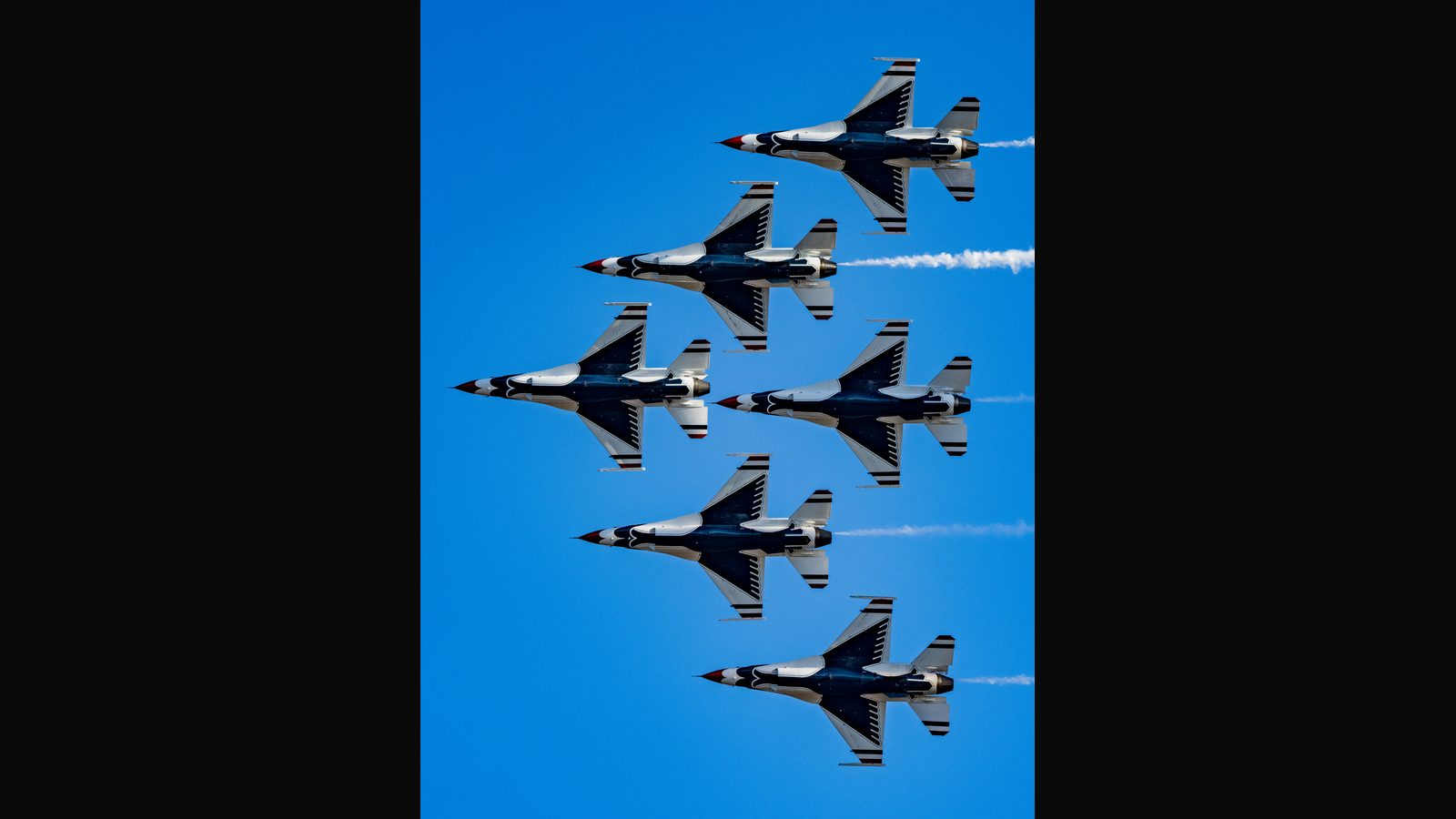 F-16 Fighting Falcon, at the California Capital Airshow, U.S. Air Force Thunderbirds