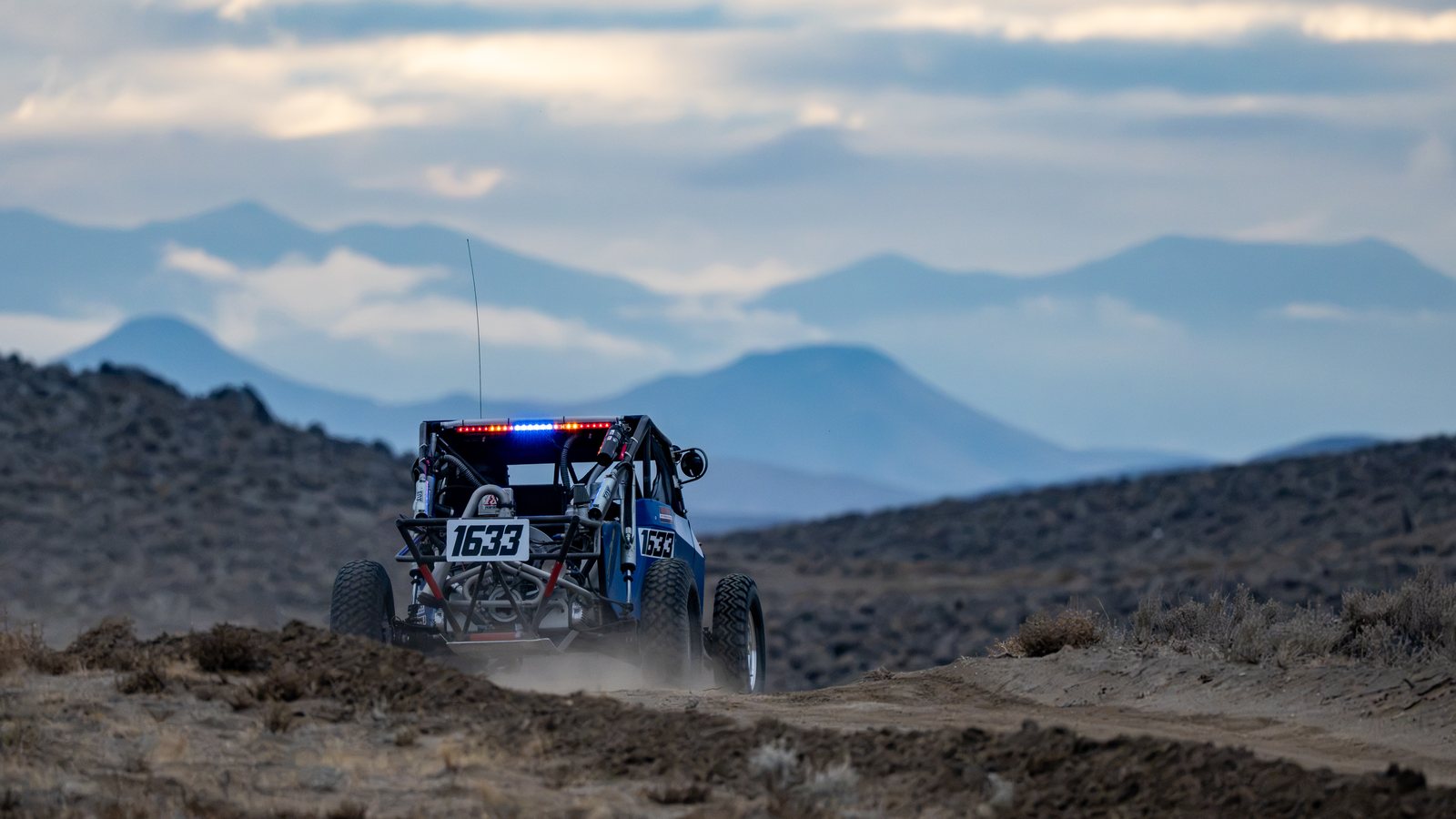 Sportsman Buggy, number 1633, at the VORRA Monster Dash, Imrisek